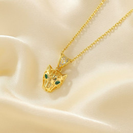 Цепочка с подвеской в форме головы пантеры с зелеными вставками J10827CJJ