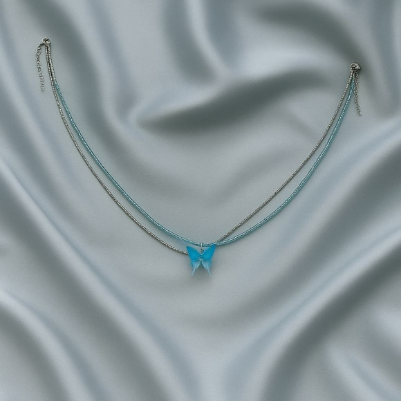 Колье из стали и бисера кулон бабочка J11436CJJ Колье из стали и бисера кулон бабочка J11436CJJ