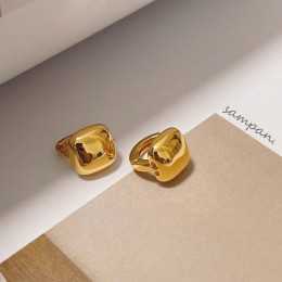 Массивные серьги-пусеты в форме абстрактных мятых квадратов J10052CJJ Массивные серьги-пусеты в форме абстрактных мятых квадратов J10052CJJ