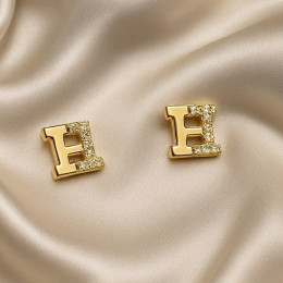 Серьги-гвоздики буква E J10663CJJ Серьги-гвоздики буква E J10663CJJ