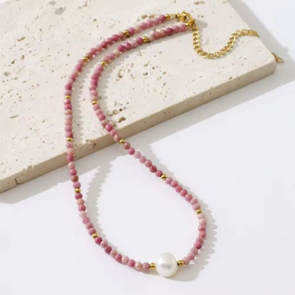 Яркие бусы из розового бисера с жемчужиной J10753CJJ Яркие бусы из розового бисера с жемчужиной J10753CJJ