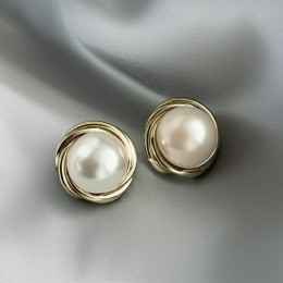 Серьги-гвоздики с жемчужиной в рамке J10665CJJ