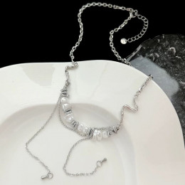 Стальная цепочка со вставками из жемчуга и геометрическими элементами J11440CJJ Стальная цепочка со вставками из жемчуга и геометрическими элементами J11440CJJ