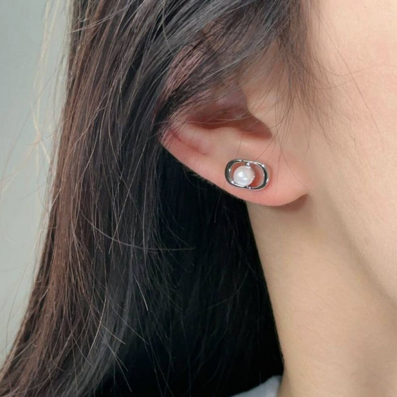 Серьги медь с напылением золотом и жемчугом 1J11984CJJ Серьги медь с напылением золотом и жемчугом 1J11984CJJ