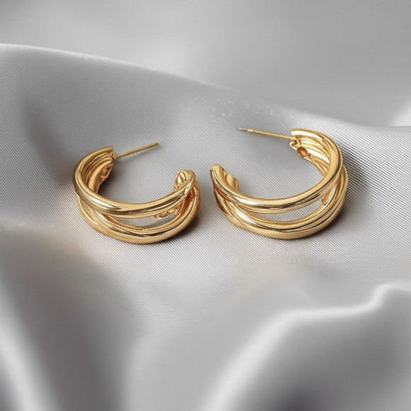 Многослойные золотистые серьги-кольца С-образной формы 1J11611CJJ Многослойные золотистые серьги-кольца С-образной формы 1J11611CJJ