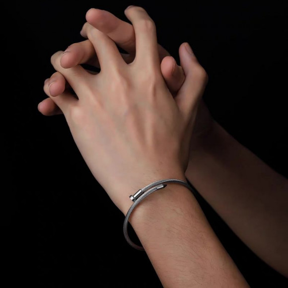 Браслет жесткий разомкнутый в виде гвоздя из титановой стали 1J12024CJJ