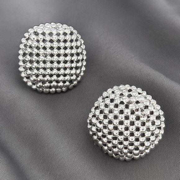 Серебристые полусферические серьги-пусеты с рельефным плетением 1J12121CJJ