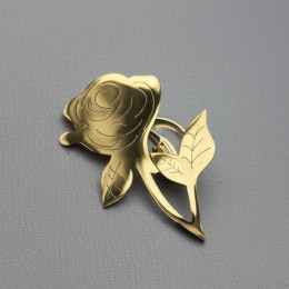 Брошь роза сталь с напылением золотом J11545CJJ