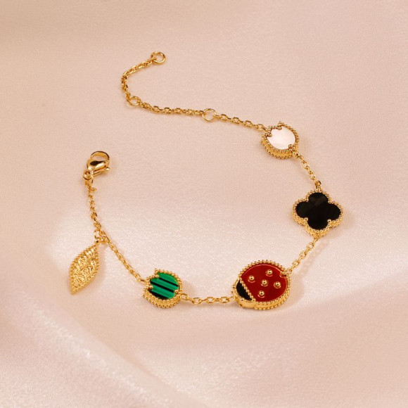 Браслет медь с напылением золотом божья коровка клевер цветок 1J11948CJJ Браслет медь с напылением золотом божья коровка клевер цветок 1J11948CJJ