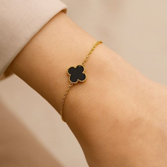 Браслет-нить с клевером и черной эмалью 1J12026CJJ Браслет-нить с клевером и черной эмалью 1J12026CJJ