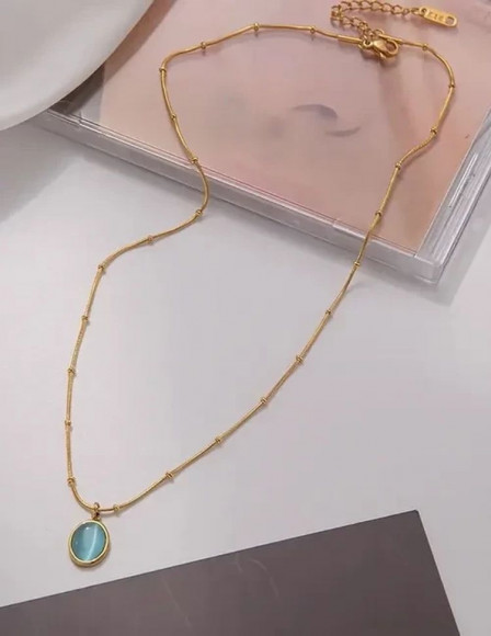 Стальная цепочка с напылением золотом с овальным кулоном и зеленой вставкой J10081CJJ Стальная цепочка с напылением золотом с овальным кулоном и зеленой вставкой J10081CJJ