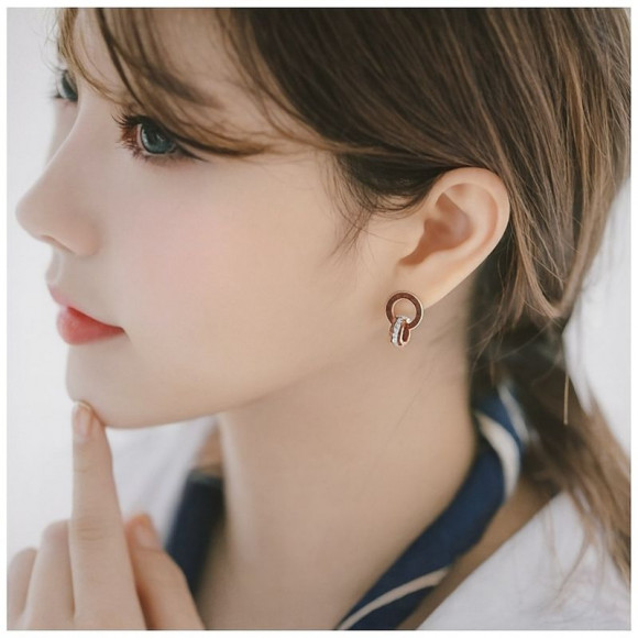 Серьги-пусеты с переплетенными кольцами и римскими цифрами 1J12475CJJ