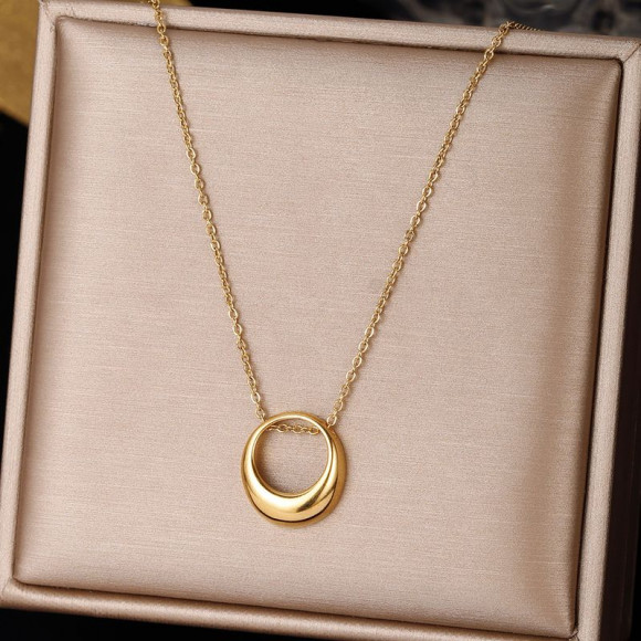 Изящная цепочка с овальным кулоном в форме полумесяца J10082CJJ