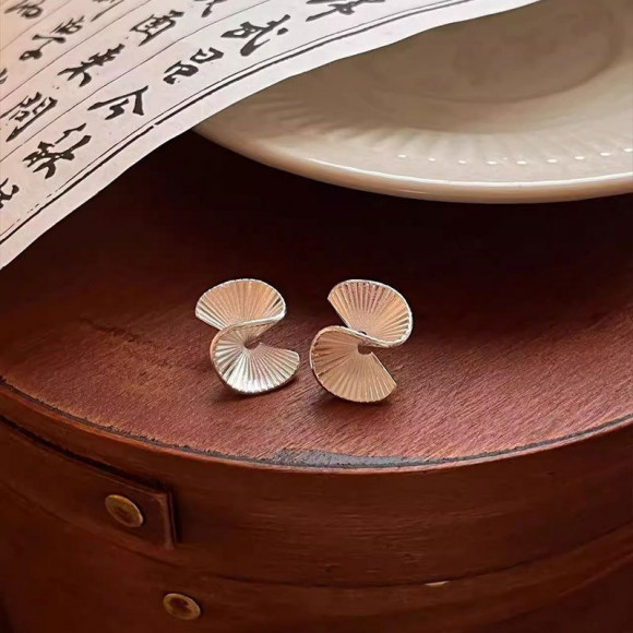 Серьги-пусеты «Серебряная спираль» 1J12518CJJ Серьги-пусеты «Серебряная спираль» 1J12518CJJ