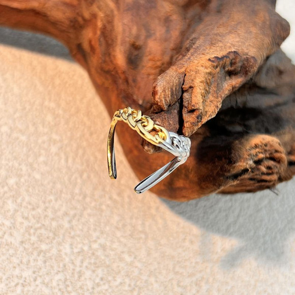 Комбинированное кольцо-цепочка из золотистой и серебристой стали 1J12254CJJ Комбинированное кольцо-цепочка из золотистой и серебристой стали 1J12254CJJ