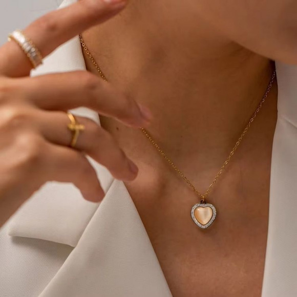 Романтичная цепочка с кулоном в форме перламутрового сердца J10899CJJ