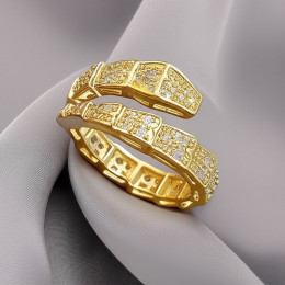 Кольцо в форме змеи с россыпью фианитов 1J11963CJJ Кольцо в форме змеи с россыпью фианитов 1J11963CJJ