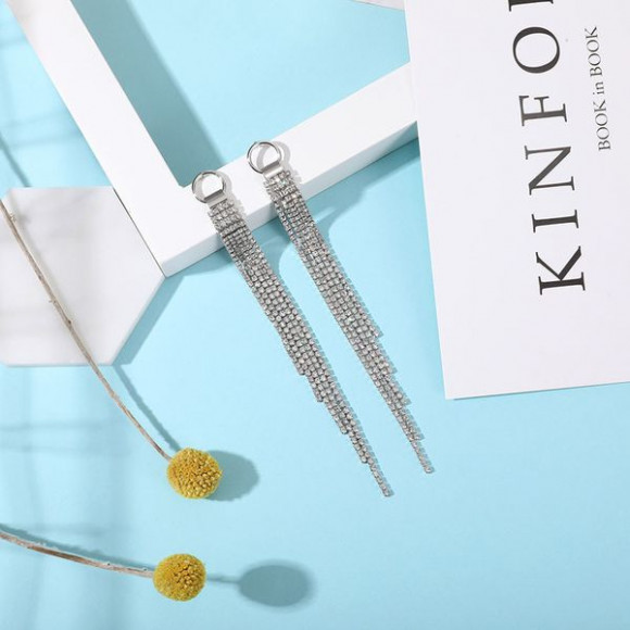 Серьги длинные вечерние со стразами и серебряными гвоздиками J10025CJJ