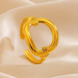 Золотистое кольцо в форме объемного звена на открытой шинке 1J12468CJJ Золотистое кольцо в форме объемного звена на открытой шинке 1J12468CJJ