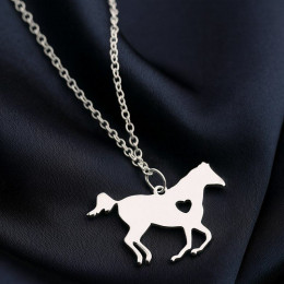 Цепочка кулон лошадь титановая сталь напыление золотом 1J12433CJJ