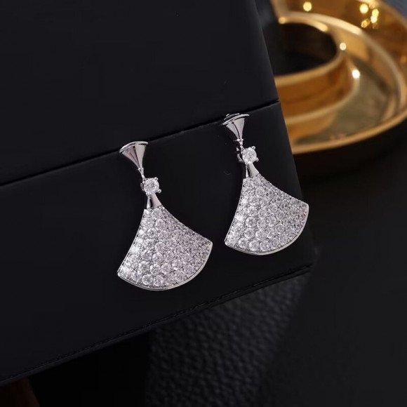 Серьги медь с напылением платиной и фианитами 1J11969CJJ Серьги медь с напылением платиной и фианитами 1J11969CJJ