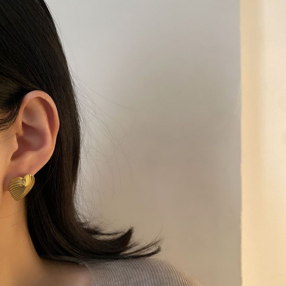 Серьги сердце медицинская сталь напыление золотом 1J12489CJJ Серьги сердце медицинская сталь напыление золотом 1J12489CJJ