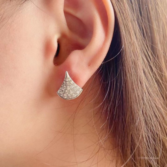 Серьги медь с напылением платиной и фианитами 1J11970CJJ Серьги медь с напылением платиной и фианитами 1J11970CJJ