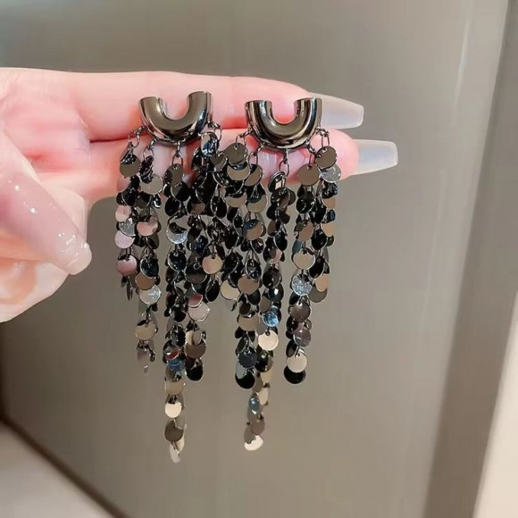 Длинные серьги-водопады из черных пайеток J10388CJJ