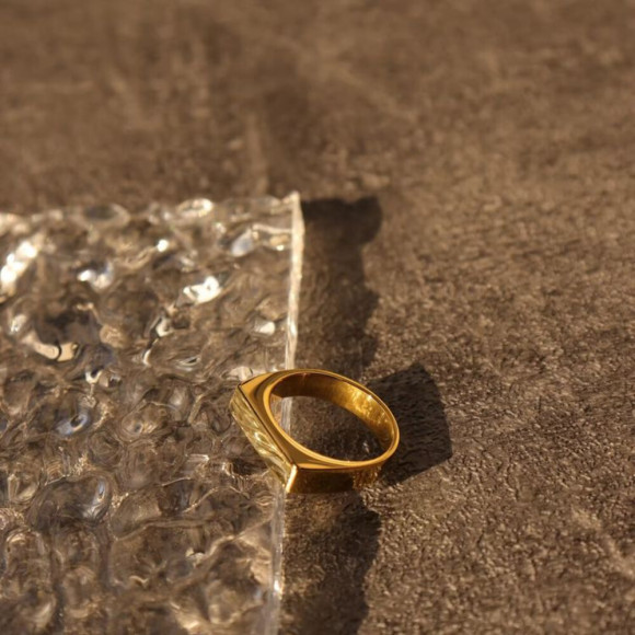 Кольцо медицинская сталь с напылением золотом J11111CJJ Кольцо медицинская сталь с напылением золотом J11111CJJ