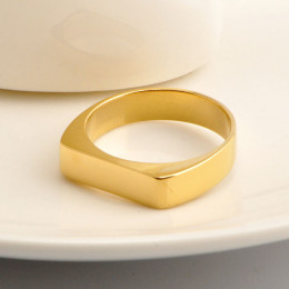 Кольцо медицинская сталь с напылением золотом J11111CJJ Кольцо медицинская сталь с напылением золотом J11111CJJ