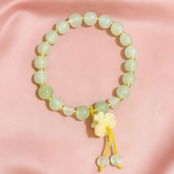 Браслет нежный жадеит с подвеской-цветком J11046CJJ