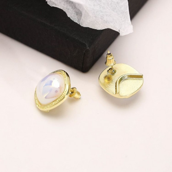 Золотистые серьги-пусеты Квадраты с перламутром и серебряным гвоздиком 1J10394CJJ