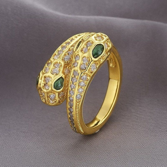 Кольцо две змеи в золоте с зелеными вставками 1J11977CJJ Кольцо две змеи в золоте с зелеными вставками 1J11977CJJ