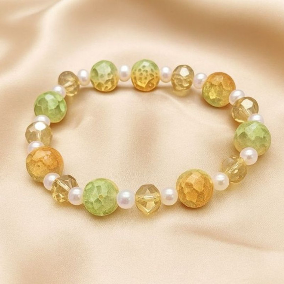 Браслет солнечные блики с золотистыми бусинами J11048CJJ