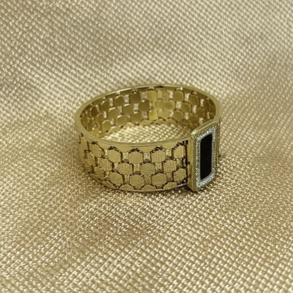 Браслет жесткий с черной эмалью и кристаллами J11469CJJ Браслет жесткий с черной эмалью и кристаллами J11469CJJ