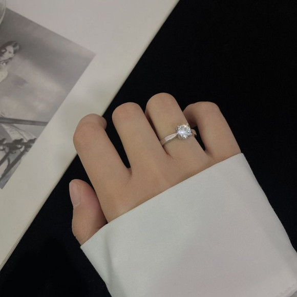 Кольцо с крупным граненым кристаллом 1J12336CJJ