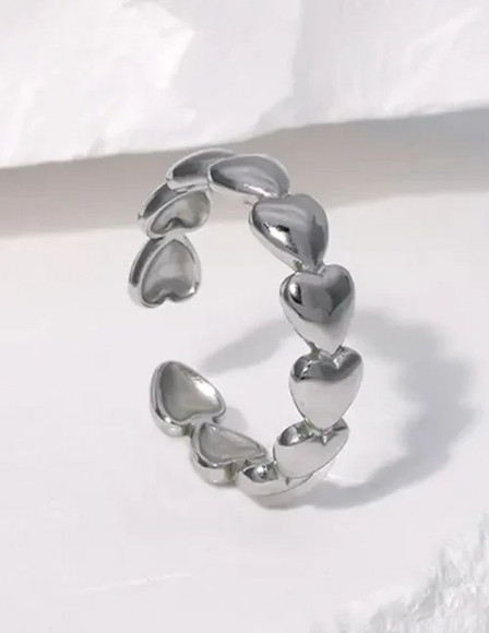 Кольцо-дорожка из миниатюрных объемных сердец J10111CJJ