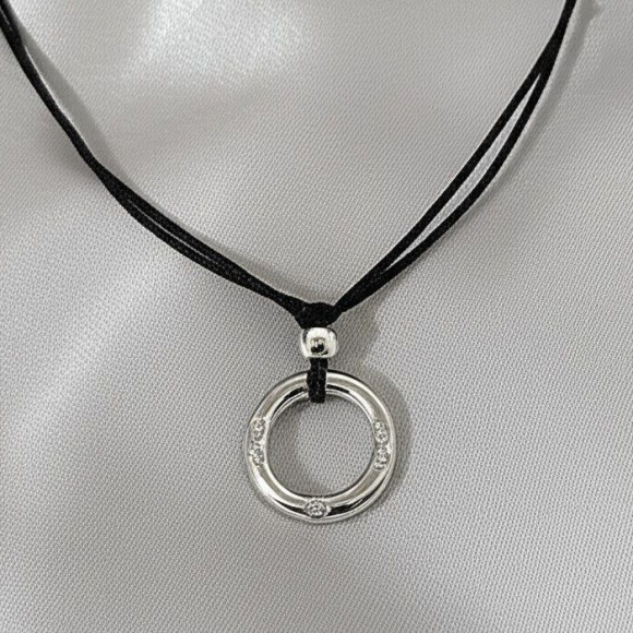 Длинная цепочка на шнурке с кольцом-талисманом 1J11641CJJ Длинная цепочка на шнурке с кольцом-талисманом 1J11641CJJ