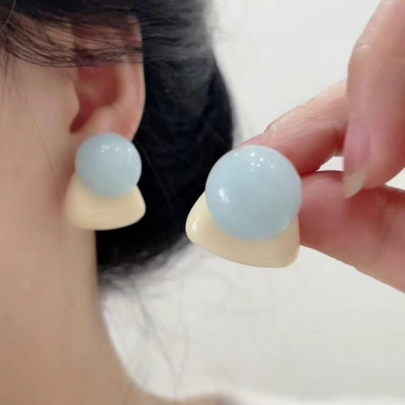 Серьги-пусеты из матового акрила в форме пастельных капель 1J11478СJJ Серьги-пусеты из матового акрила в форме пастельных капель 1J11478СJJ