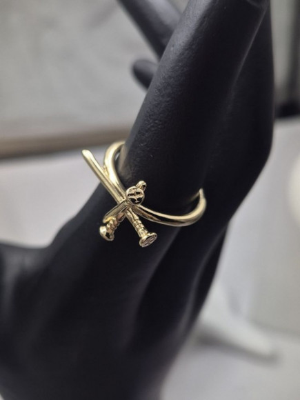 Разомкнутое кольцо в форме изогнутого гвоздя с кристаллами J11145CJJ Разомкнутое кольцо в форме изогнутого гвоздя с кристаллами J11145CJJ