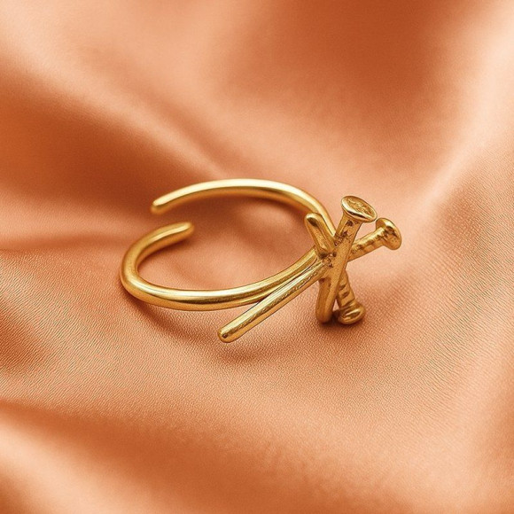 Кольцо медицинская сталь с напылением золотом J11145CJJ