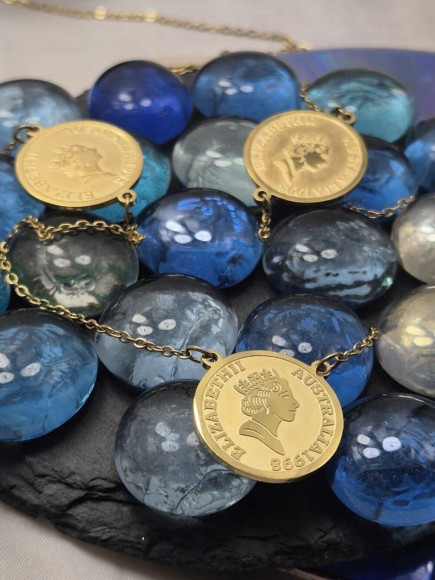 Сотуар из медицинского сплава с подвесками-монетами J11337CJJ