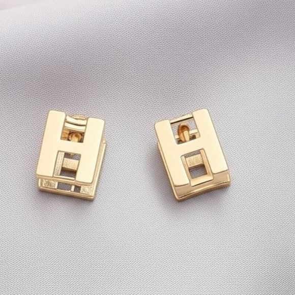 Серьги-гвоздики прямоугольные с геометрическим вырезом J10922CJJ Серьги-гвоздики прямоугольные с геометрическим вырезом J10922CJJ