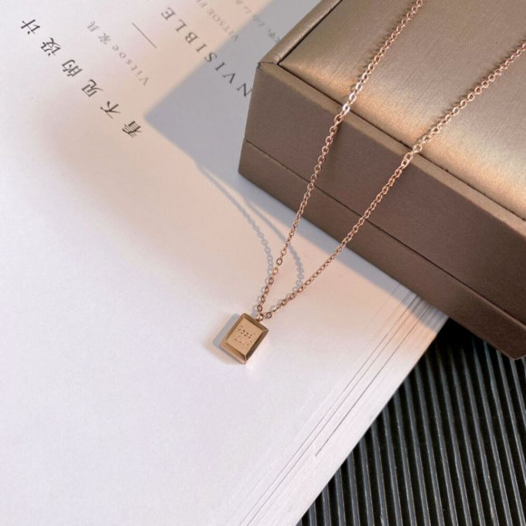 Колье медицинская сталь с напылением золотом J10502CJJ Колье медицинская сталь с напылением золотом J10502CJJ