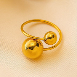 Золотистое разомкнутое кольцо с двумя металлическими сферами 1J12351CJJ