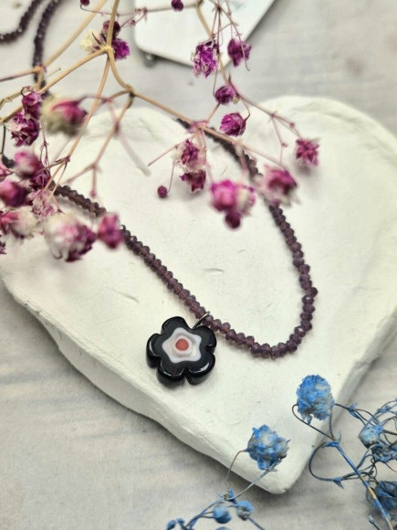 Бусы из темного бисера с подвеской в виде цветка J11255CJJ Бусы из темного бисера с подвеской в виде цветка J11255CJJ