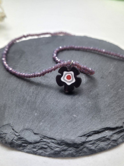 Бусы из темного бисера с подвеской в виде цветка J11255CJJ Бусы из темного бисера с подвеской в виде цветка J11255CJJ