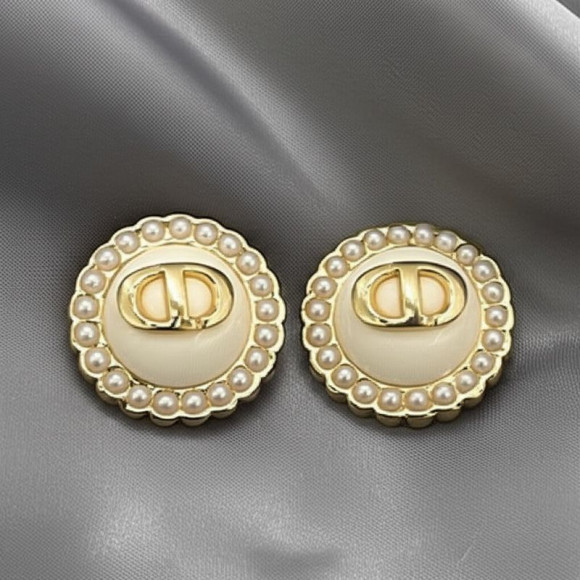 Элегантные серьги-пусеты с белой эмалью и жемчужным контуром 1J11990CJJ