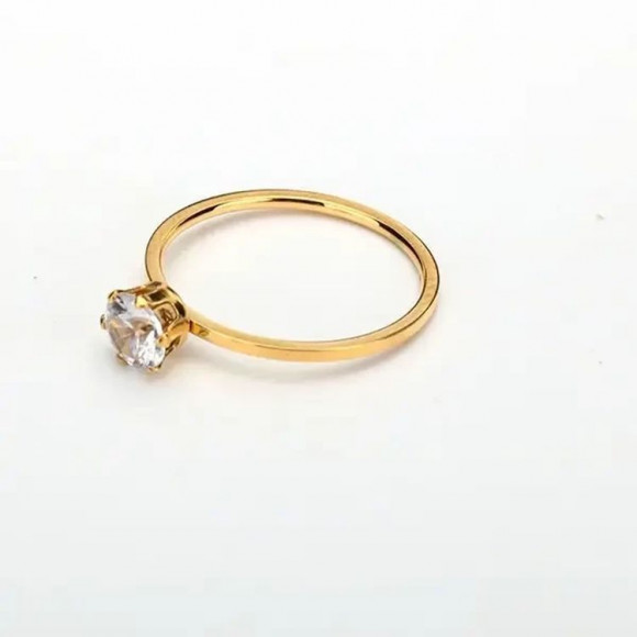 Кольцо стальное с напылением золотом и фианитами J10182CJJ Кольцо стальное с напылением золотом и фианитами J10182CJJ