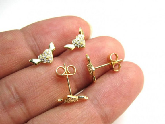 Серьги-пусеты Золотые сердца с крыльями и сияющим паве 1J11012CJJ